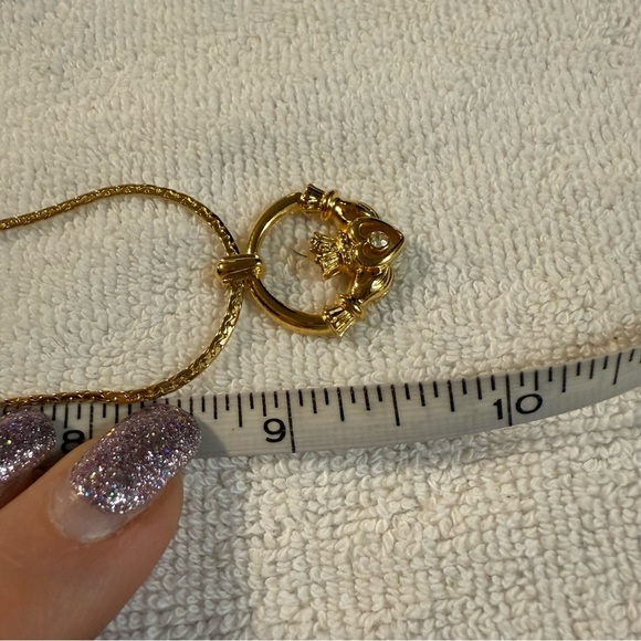 Avon Claddagh Goldtone Necklace NIB 1992 vintage - Picture 3 of 7